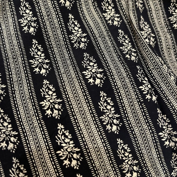 VINTAGE PATTERNED PANTS🖤 - Picture 2 of 5